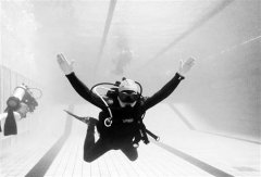 �������������Ӿ�ݿ�����Ǳˮ��